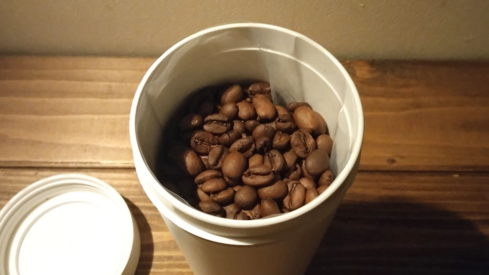 コーヒー豆を入れると